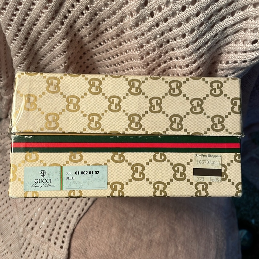 Gucci Sherry GG Supreme Canvas Clutch Velcro Closure with original box!! - Picture 16 of 16